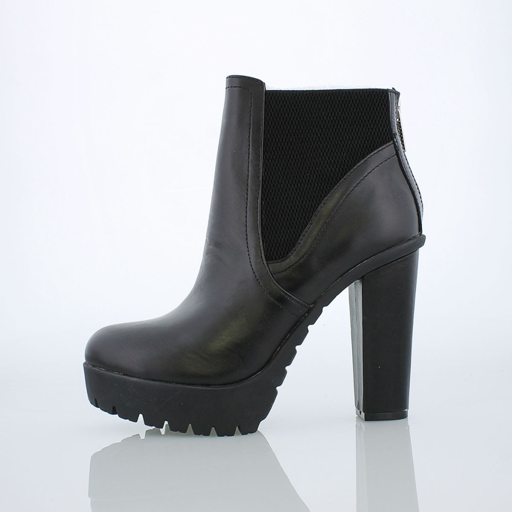Steve Madden Amanda Black Leather Boots